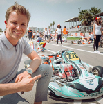 Nico Rosberg přijel za talenty do Sarna ...